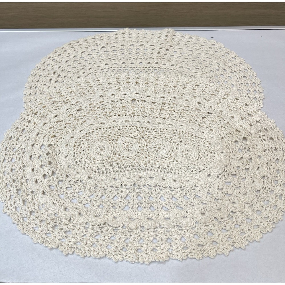 Vintage Handmade Crochet Oval Lace Placemat Doilies Set Of 2 Medallion Patten